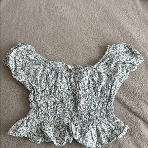 Floral puff sleeved shirt